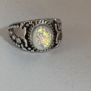 Elegant Vintage Silver Opal Ring 9